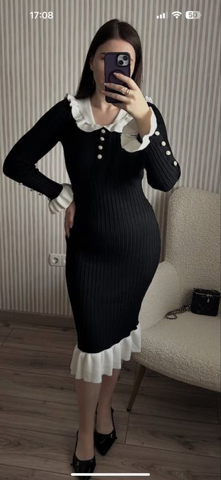 Чорна трикотажна сукня