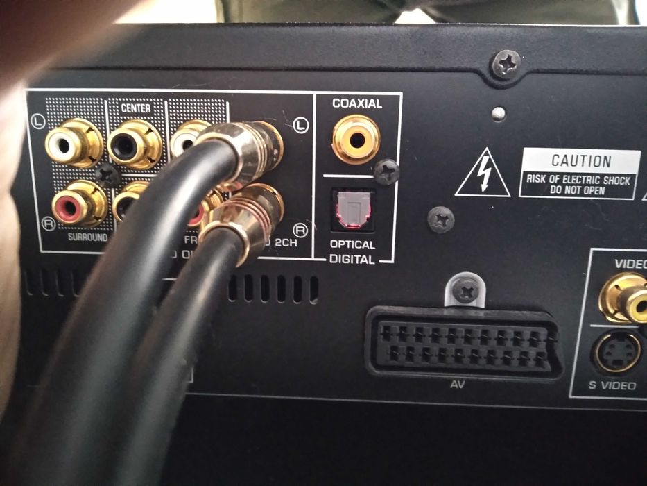 Програвач Yamaha DVD-S2700