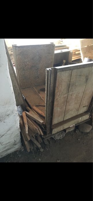 Продаж плоскі міні рельси 42 м/п, та три шт вагонетки.