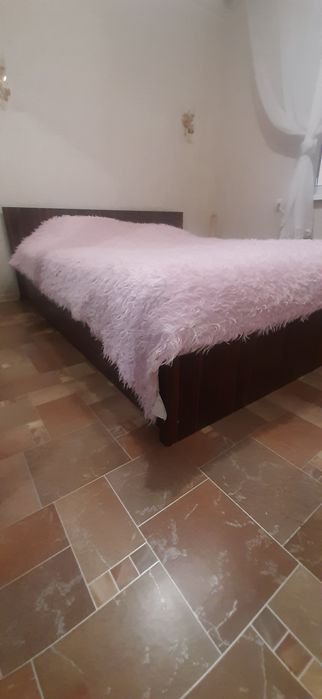 Ліжко, шафа і комод ( Спальня)