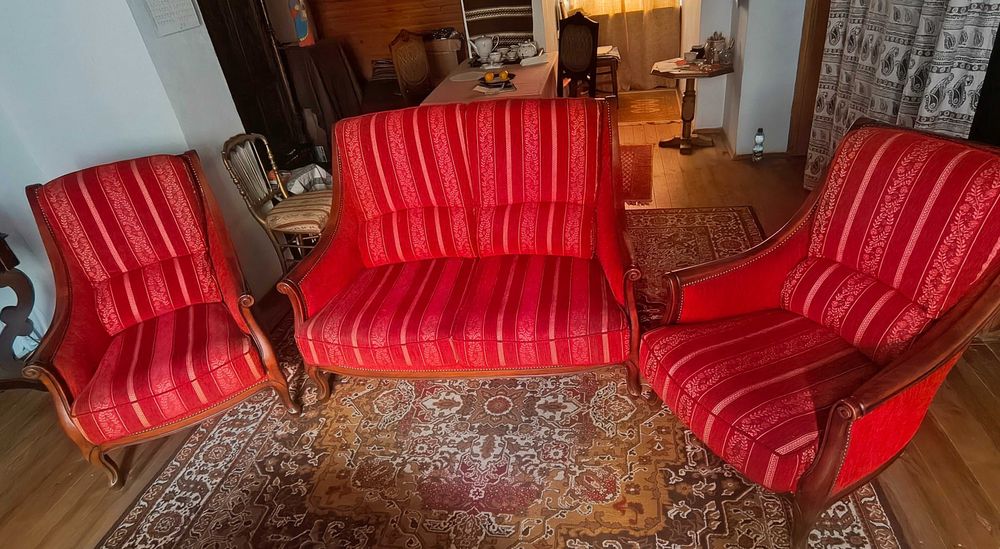 Stylowy komplet wypoczynkowy w stylu ludwikowskim: sofa 2-osobowa + 2 fotele (Stan Idealny)506607442