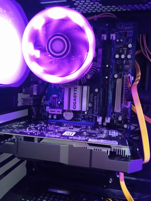 2 płyty główne plus chłodzenia ramy procesory