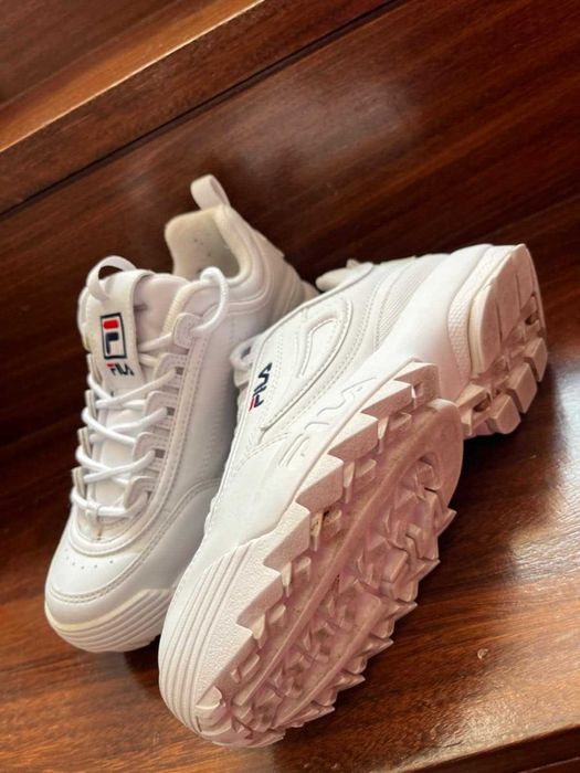 Ténis Fila modelo DISRUPTOR. como novas