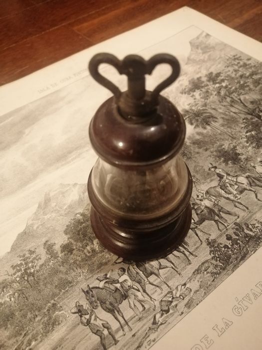 Moinho de pimenta antigo