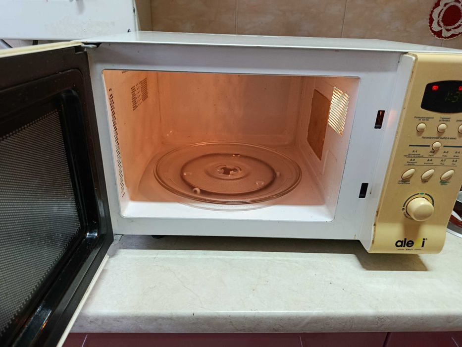 Мікрохвильовка alesi, потребує ремонту
