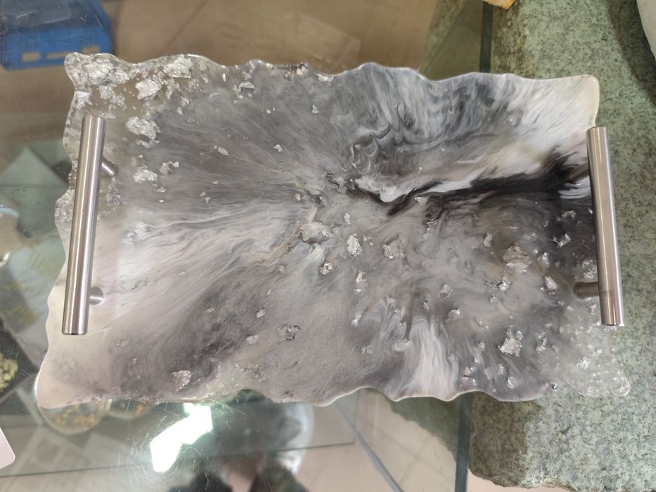 Bandeja brilhante prateada