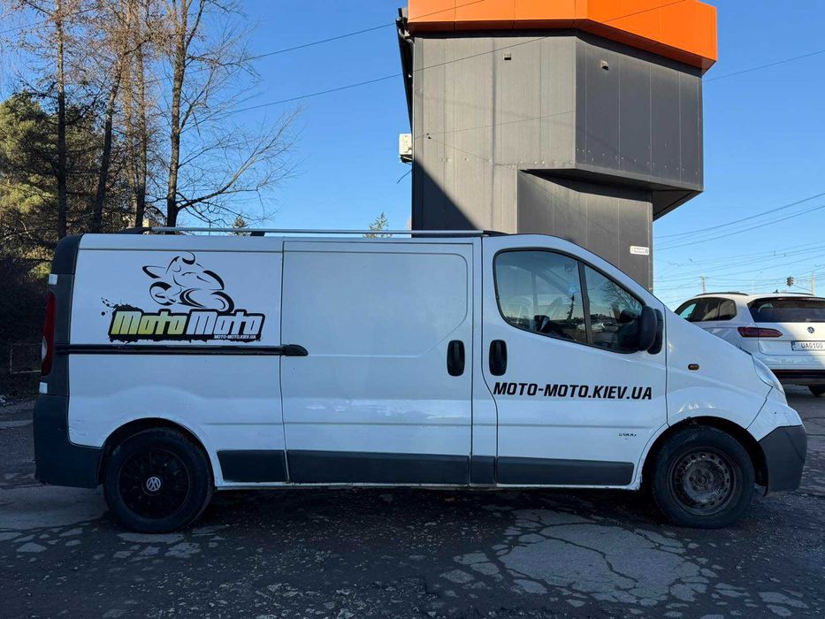 Вантажний бус Opel Vivaro 2009 Довга база