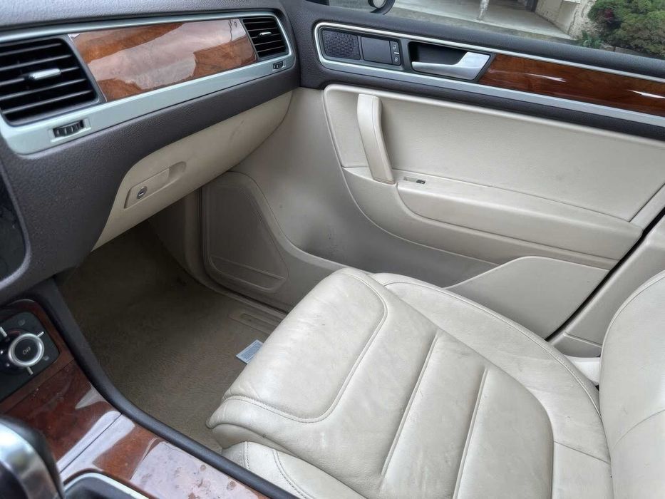 Volkswagen Toureg      2014