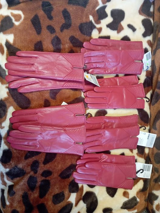 Жіночі перчатки нові