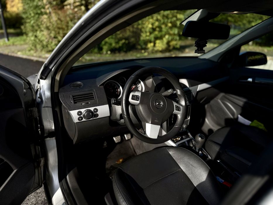 Opel Astra H 2.0t 170km
