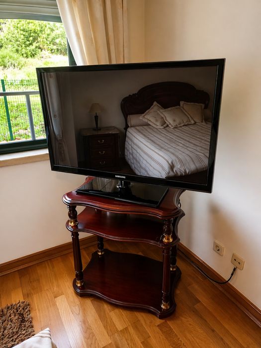 Mobília de quarto em Mogno