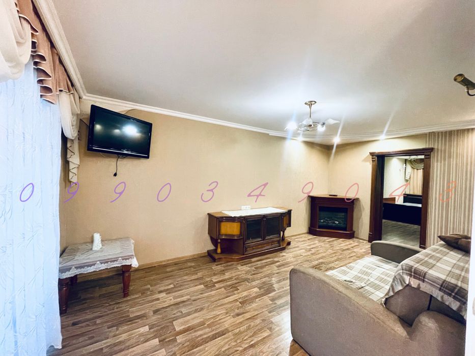 Двокімнатна квартира, центр! Світло не вимикають !