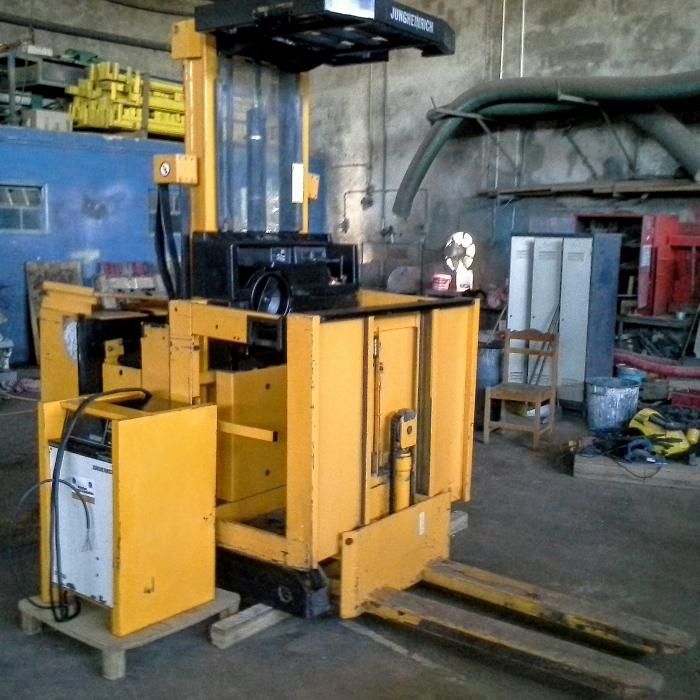 Empilhador Stacker eléctrico Jungheinrich 1000 kgs