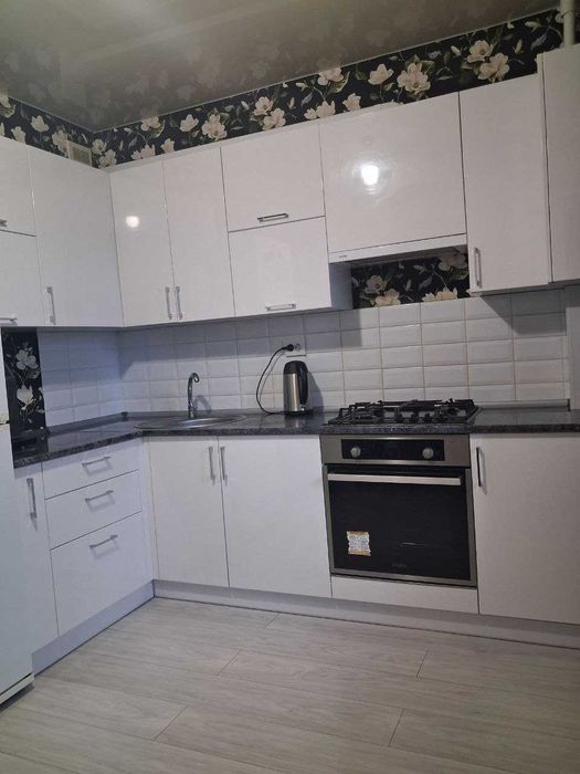 РОЗСОШЕНЦІ, Джерельна 3, 1к. квартира 095-271-79-24