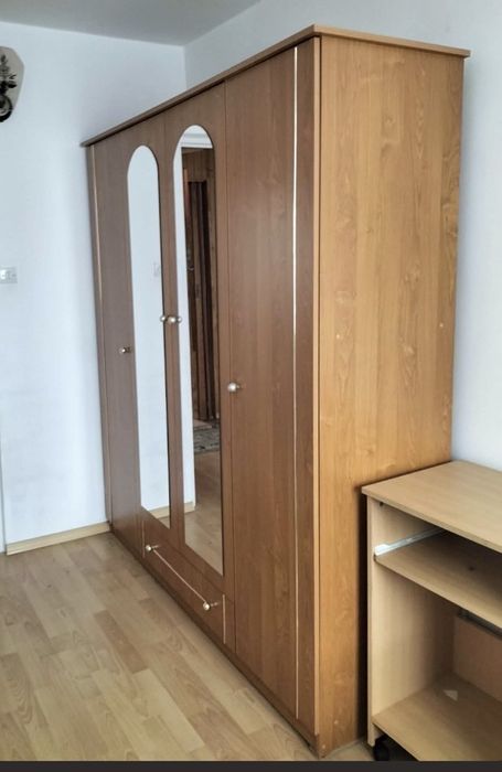 Szafa trzydrzwiowa stan bardzo dobry