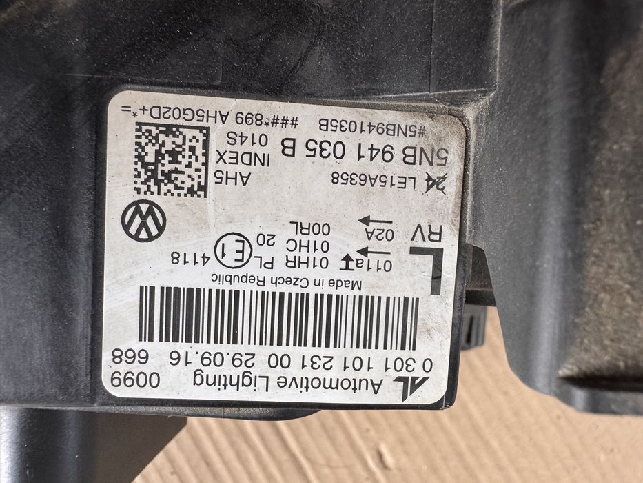 Фара  VW Tiguan 2