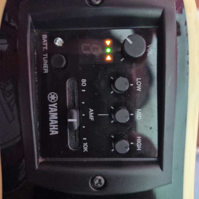 Guitarra Yamaha APX 500 II