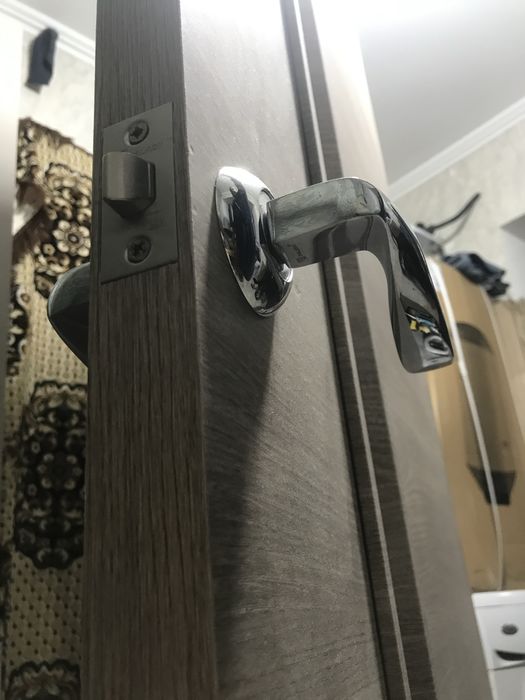 Полотно двери межкомнатные врезка ручка петли