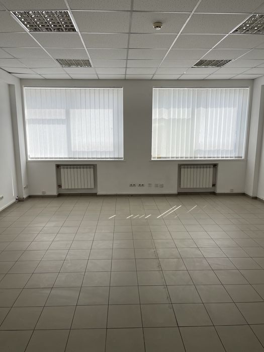 Оренда офісних приміщень  біля м Чернігівська