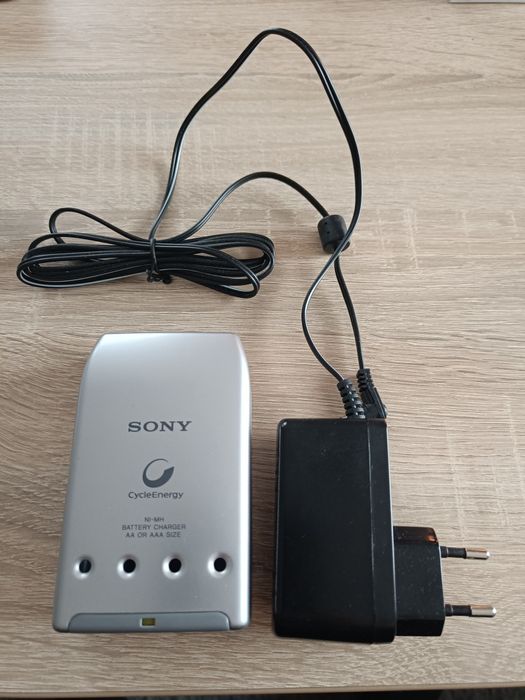Ładowarka do baterii akumulatorów Sony Ni-MH BCG-34HVE