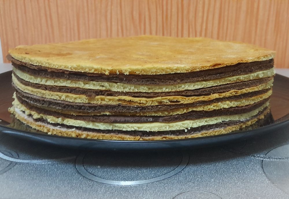 Домашні горішки, коржі на торт, домашня випічка