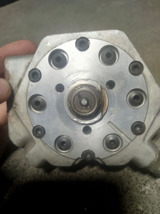 Розподільник палива Мерседес 124 Е260 2,6 бензин