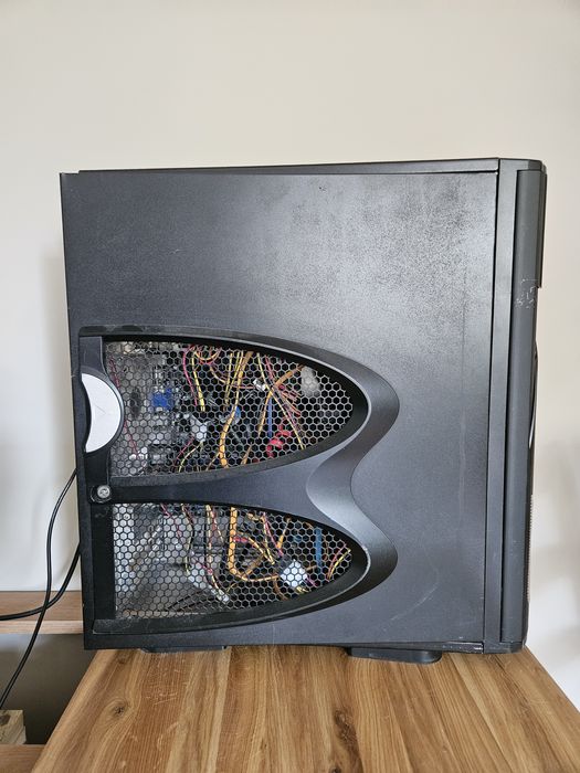 Komputer storage/nas 10 dysków.