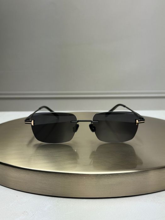 Сонцезахисні окуляри Tom Ford FT1354 чорні безоправні прямокутні унісекс оригінал