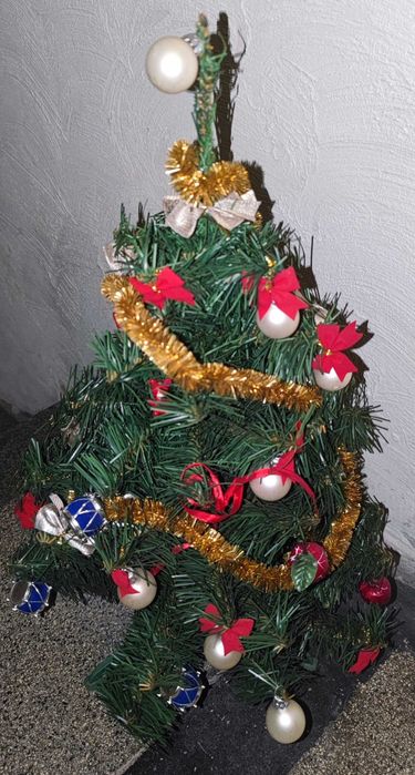 Sztuczna choinka z ozdobami, dekoracjami 60cm