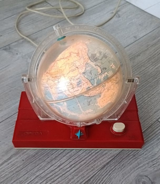 Светильник глобус, Ореон. С небольшим дефектом.
