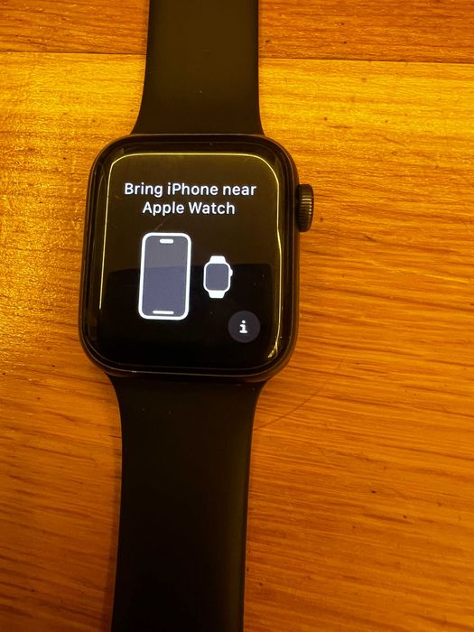 Watch Apple SE40/GPS