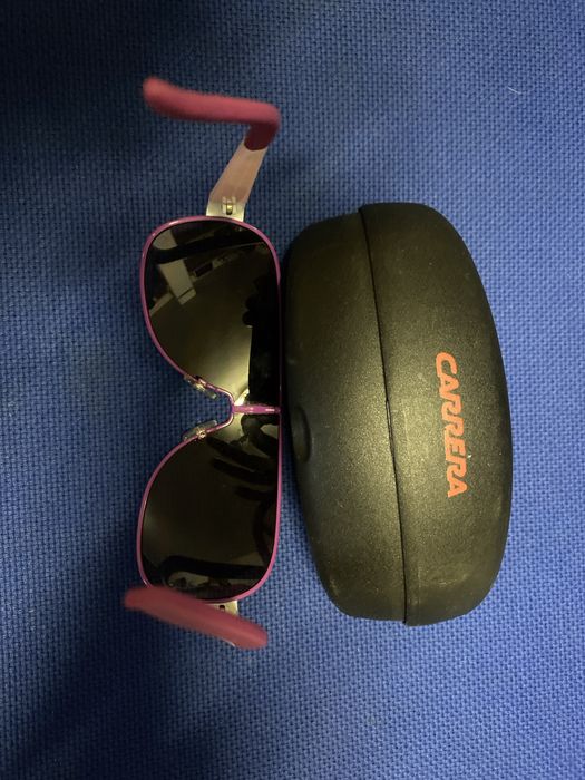Oculos de menina Carrera