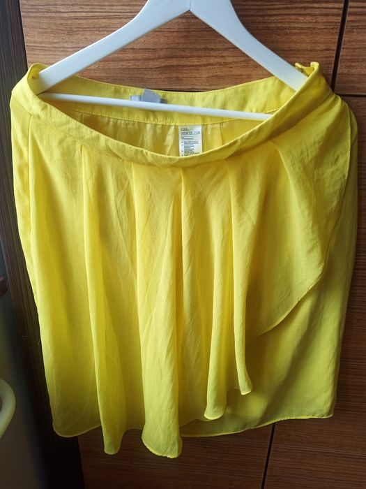 Żółta spódnica H & M 42