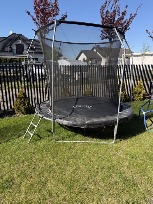 Trampolina ogrodowa dla dzieci z siatką i drabinką