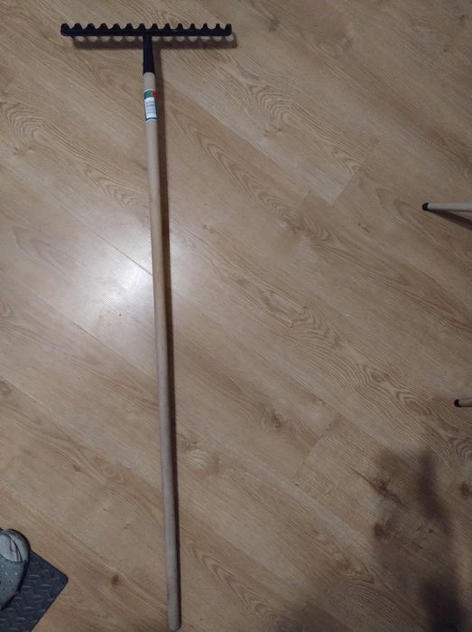 Nowe grabie ogrodowe działka ogródek