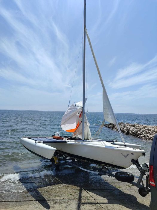 Barco vela trimaran virus magnum 21 motor yamaha 4T 4CV atrelado