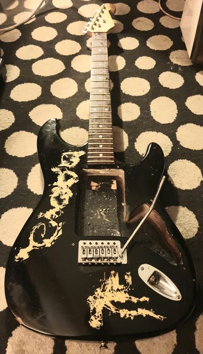 Corpo e Braço de Guitarra Elétrica