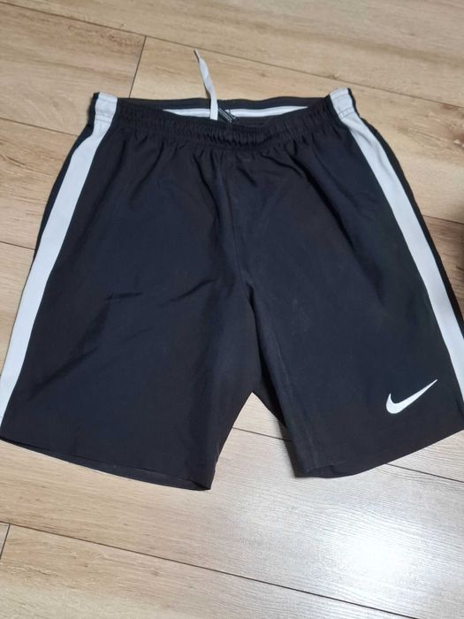 Spodenki chłopięce Nike M