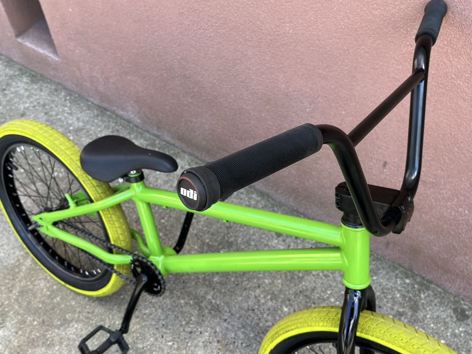 Zielono czarny bmx