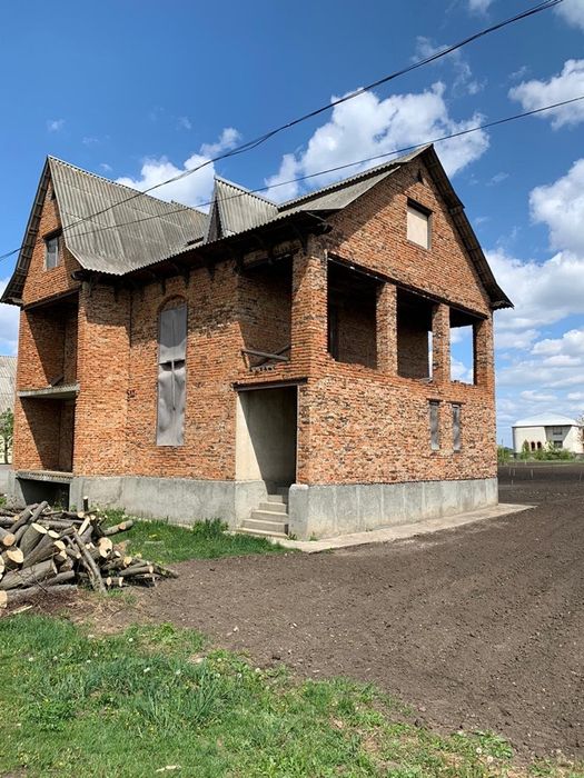 Продається 2х пов цегляний, Хмельн обл смт. Летичів, вул. Руданського