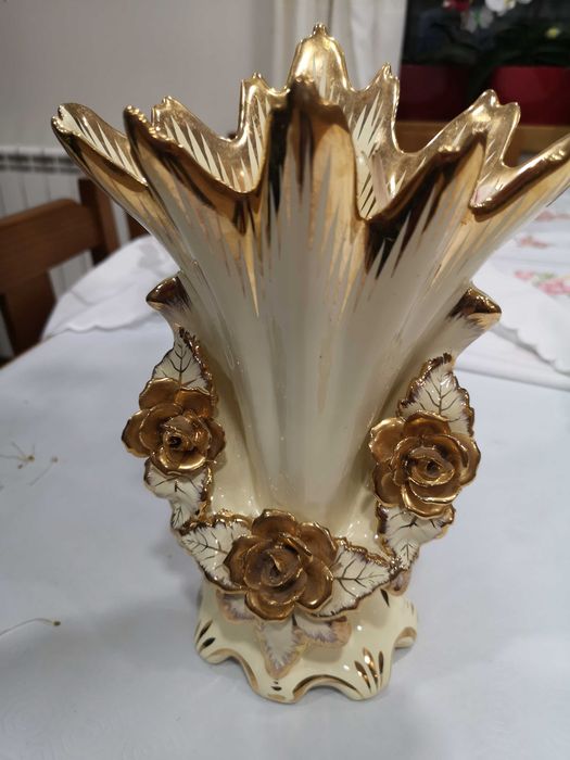 jarra de altar muito bonita e muito antiga