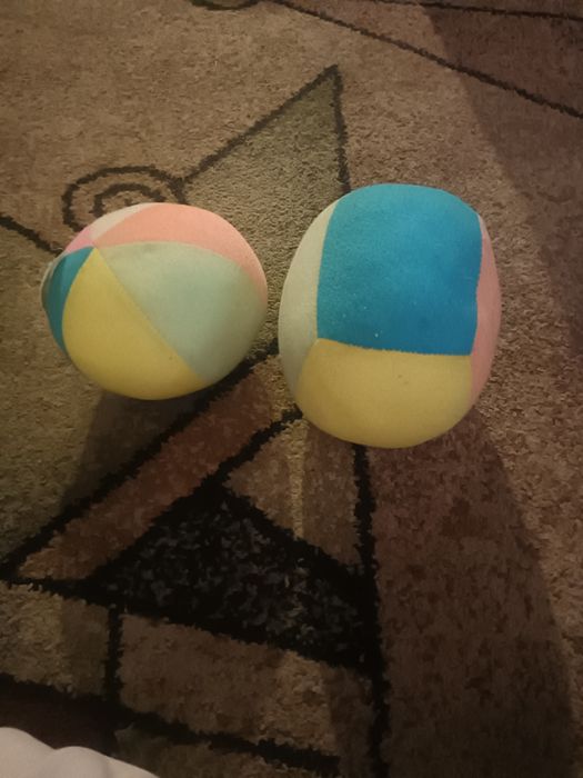 Piłeczki w formie grzechotki dla dzieci