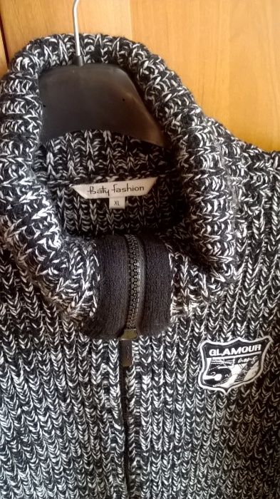 Ciepły sweter na suwak