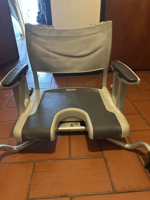 Cadeira de banho giratoria para banheira - Aquatec