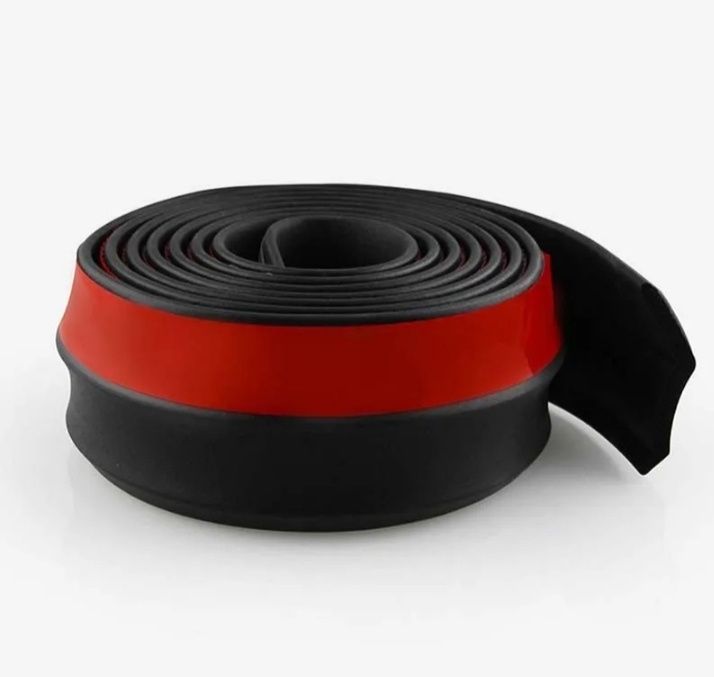 Губа на бампер самоклеюча універсальна 2.5м