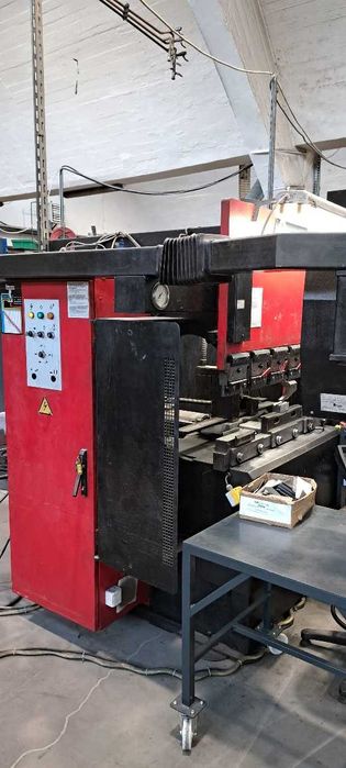 Hydrauliczna prasa krawędziowa AMADA