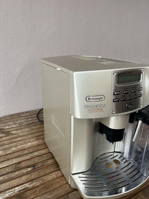 Кофемашина DeLonghi Magnifica Automatic Cappuccino КАПУЧІНАТОР