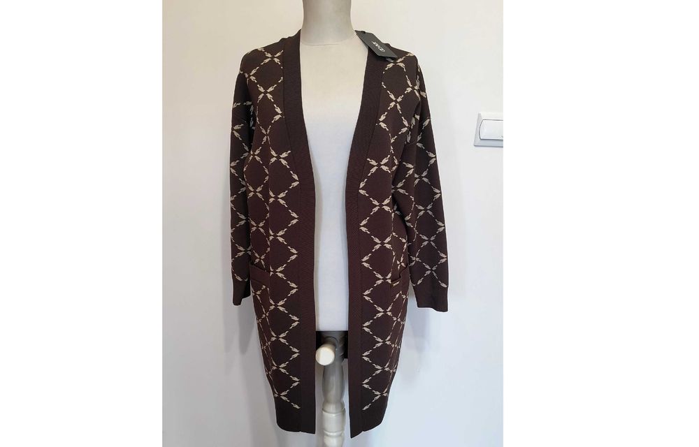 Ochnik brązowy kardigan sweter długi monogram beżowy S
