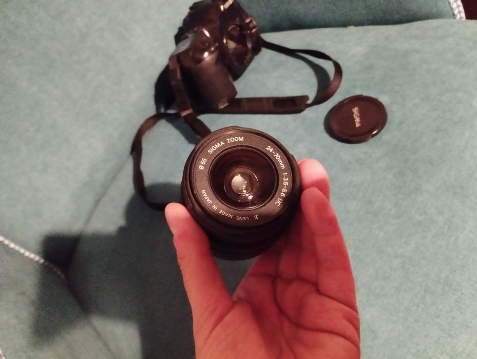 Minolta Dynax 500si com lente SIGMA 24-70