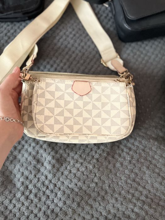 Жіночі сумки……..